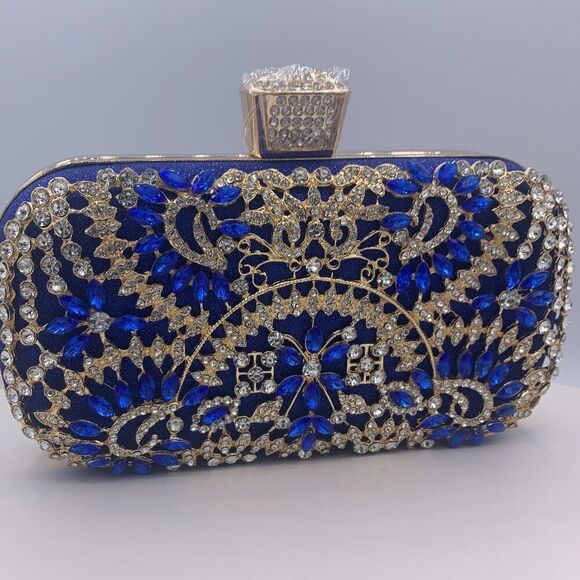 New  bow shape, feminine earrings in gold with clear stones, dainty, sparkling - Picture 16 of 16